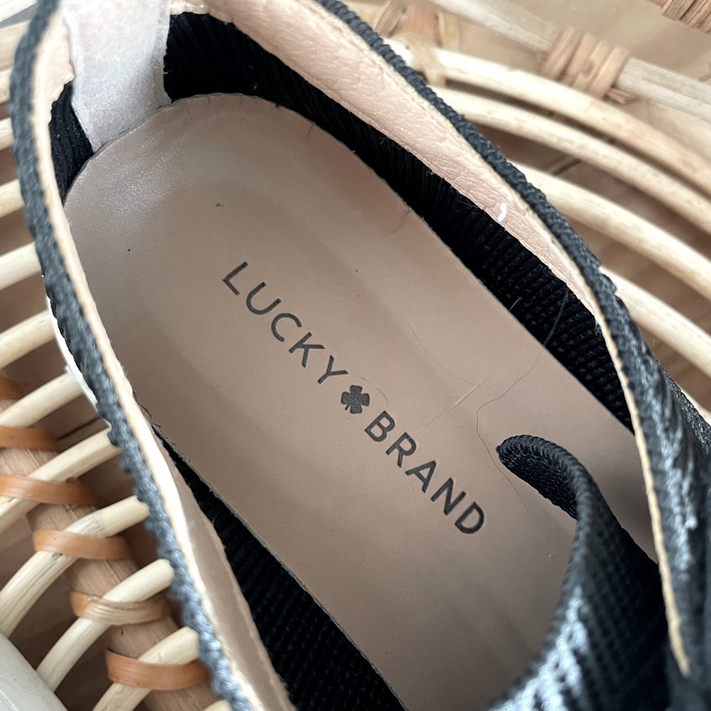 Lucky Brand black sneaker 6.5 - Picture 3 of 3